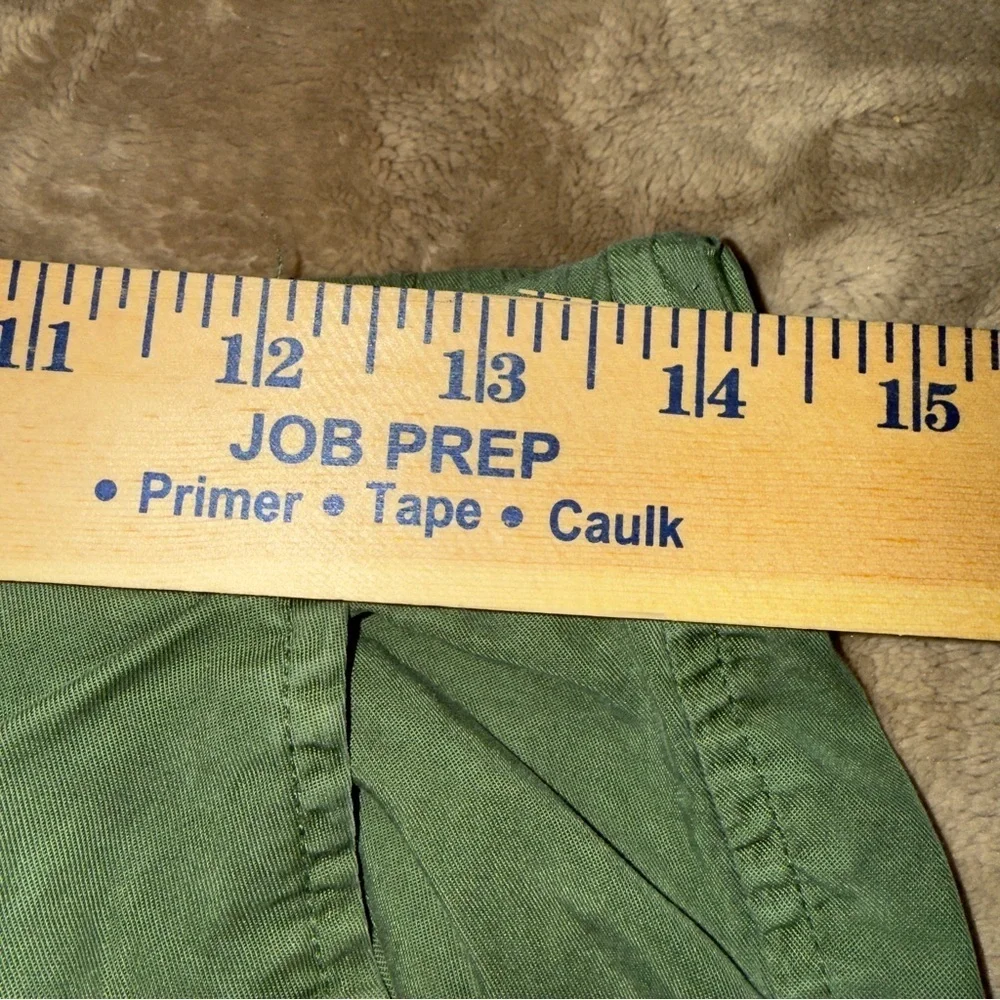 🌺UNIVERSAL THREAD ARMY GREEN CROP CARGO PANTS